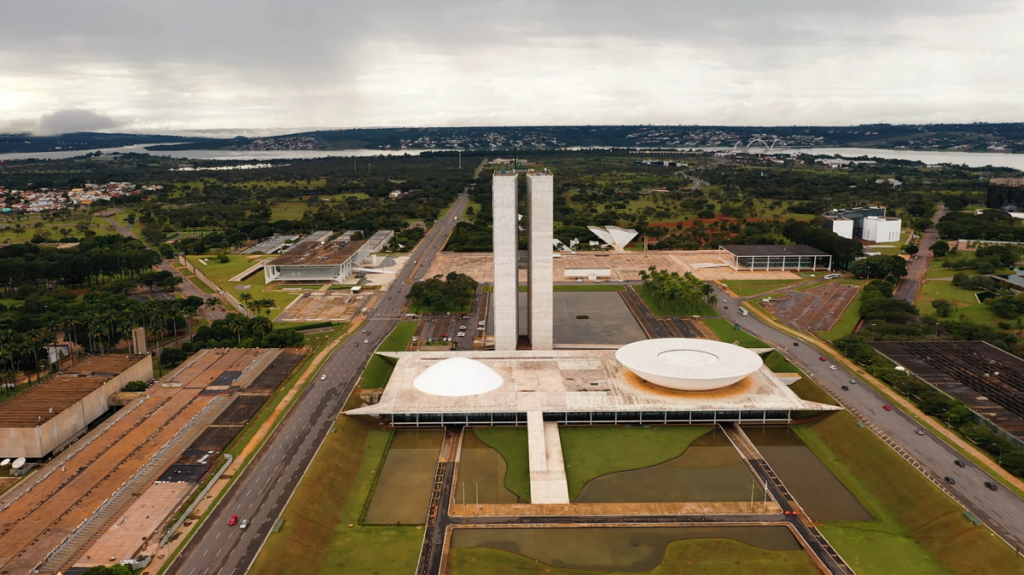 Imagem do Congresso Nacional em Brasília visto de cima